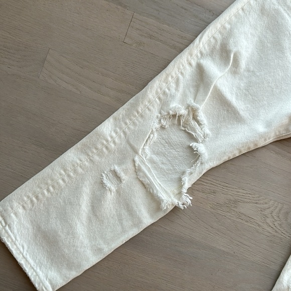 Levi’s 501 distressed cream colored size 27 jeans lightly worn - Picture 7 of 8